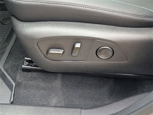 New 2026 Chevrolet Traverse LT w/ Sun and Wheel Package image 11