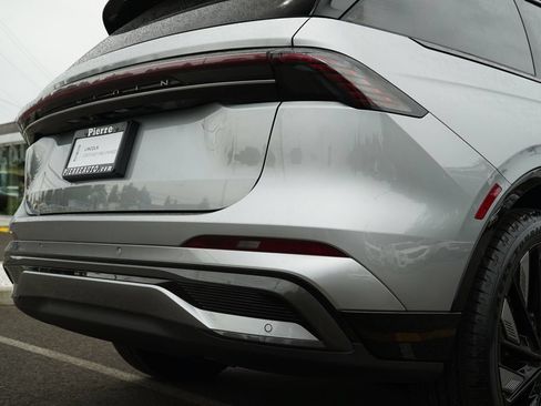 Certified 2025 Lincoln Nautilus Reserve AWD/4WD image 38