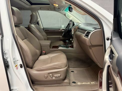 Used 2018 Lexus GX 460 Premium w/ Premium Package AWD/4WD image 31