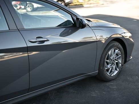 Certified 2025 Hyundai Elantra Blue image 7