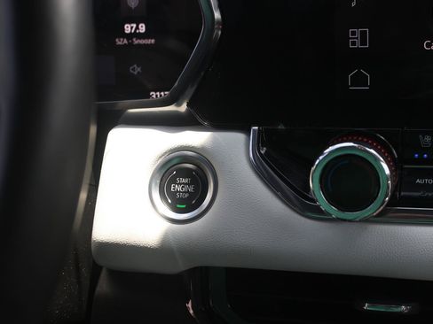 Used 2024 GMC Canyon AT4X AWD/4WD image 24