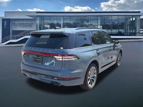 New 2026 Lincoln Aviator AWD w/ Jet Appearance Package image 8