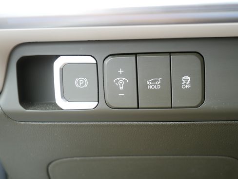 Certified 2025 Hyundai Santa Fe Calligraphy FWD image 24