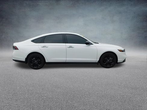 Used 2025 Honda Accord SE image 2