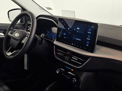 Used 2024 Ford Escape SE w/ PHEV Premium Package image 10