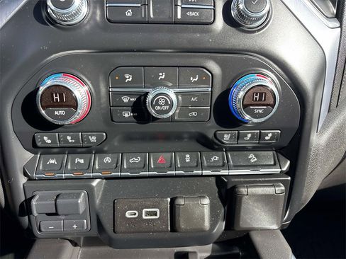 Used 2019 GMC Sierra 1500 SLT w/ SLT Premium Plus Package image 28