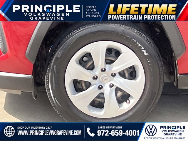 Used 2019 Toyota RAV4 LE FWD image 7
