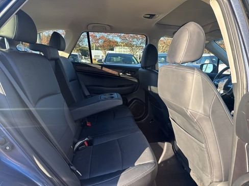 Used 2017 Subaru Outback 3.6R Limited image 12