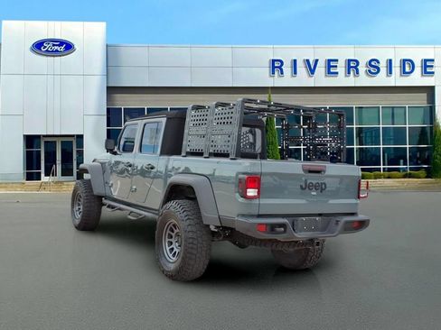 Used 2024 Jeep Gladiator Sport AWD/4WD image 5