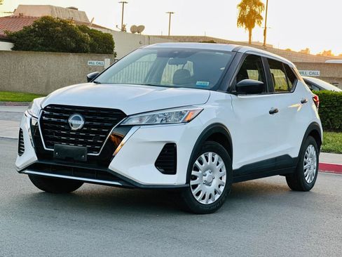 Used 2023 Nissan Kicks S FWD image 1