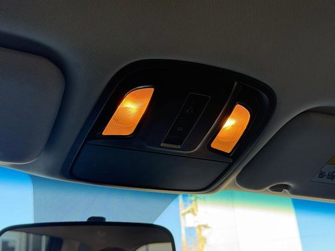 Used 2017 Kia Sorento L image 17