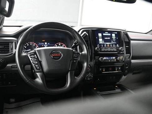 Used 2021 Nissan Titan PRO-4X w/ Pro-4x Convenience Package image 19