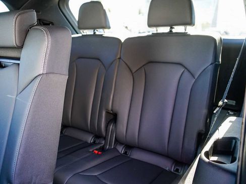 Used 2025 Audi Q7 Premium w/ Convenience Package image 19