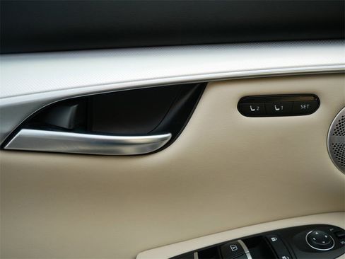 Used 2021 INFINITI QX50 Sensory image 14