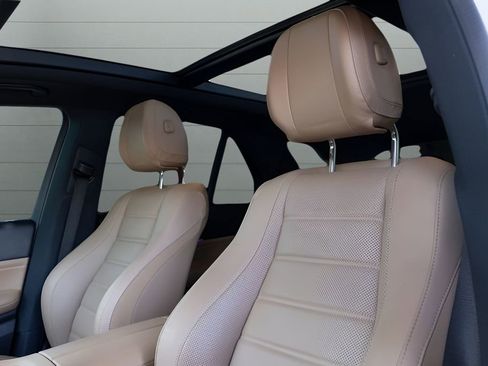 Used 2024 Mercedes-Benz GLE 350 4MATIC image 2