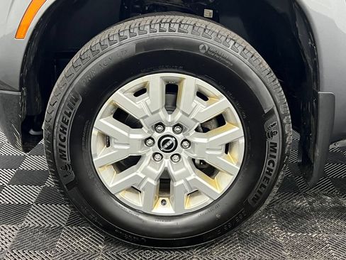 Used 2024 Nissan Frontier SV w/ Technology Package AWD/4WD image 11