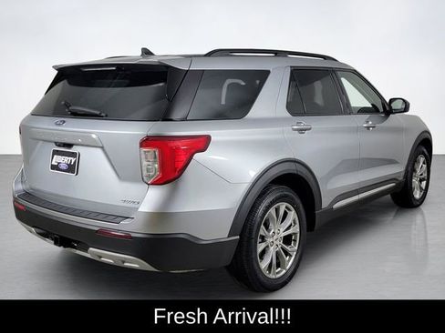 Used 2023 Ford Explorer XLT w/ Equipment Group 202A AWD/4WD image 3