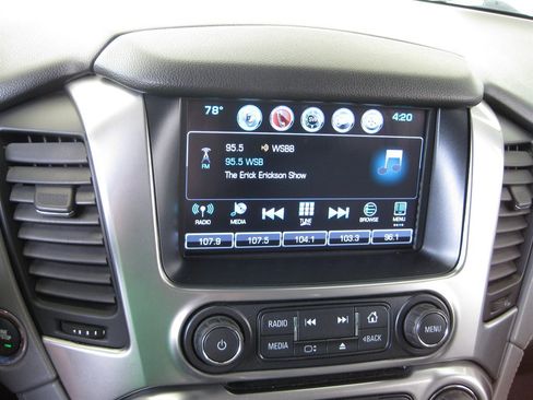 Used 2018 Chevrolet Suburban LT RWD image 19