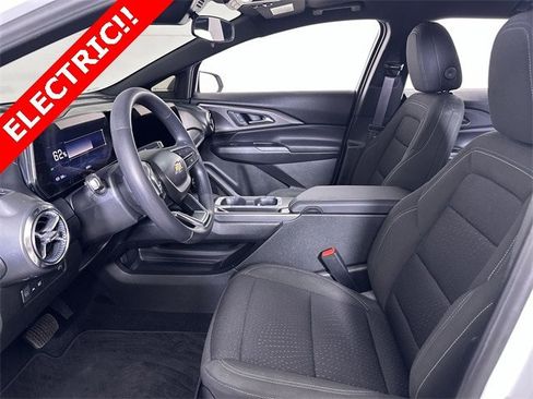 Used 2025 Chevrolet Equinox EV LT image 20