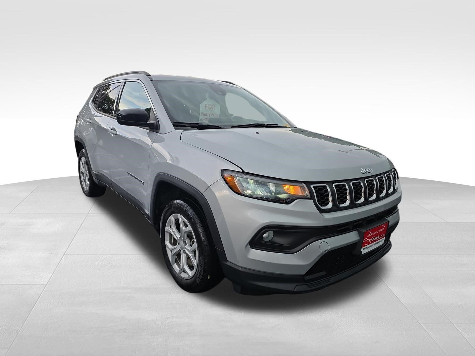 Used 2024 Jeep Compass Latitude AWD/4WD image 2