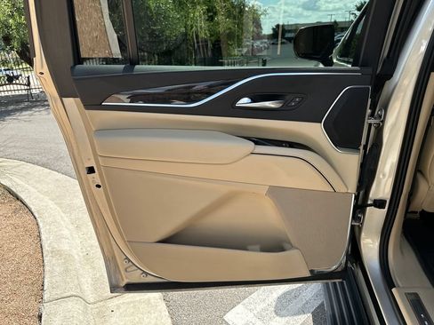 Used 2023 Cadillac Escalade ESV Premium Luxury w/ Performance Package AWD/4WD image 33