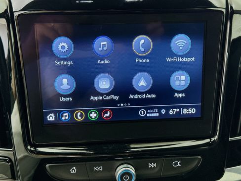 Used 2023 Chevrolet Traverse LT FWD image 16