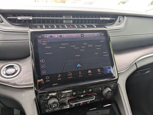 Used 2024 Jeep Grand Cherokee L Limited w/ Luxury Tech Group II image 27