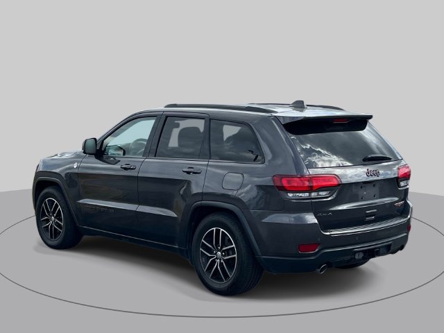 Used 2017 Jeep Grand Cherokee Trailhawk w/ Trailhawk Luxury Group AWD/4WD image 4