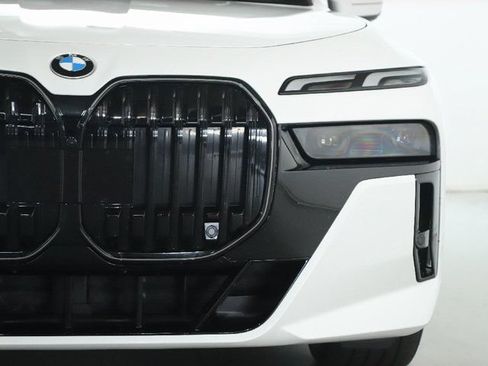 Used 2026 BMW 740i xDrive AWD/4WD image 44