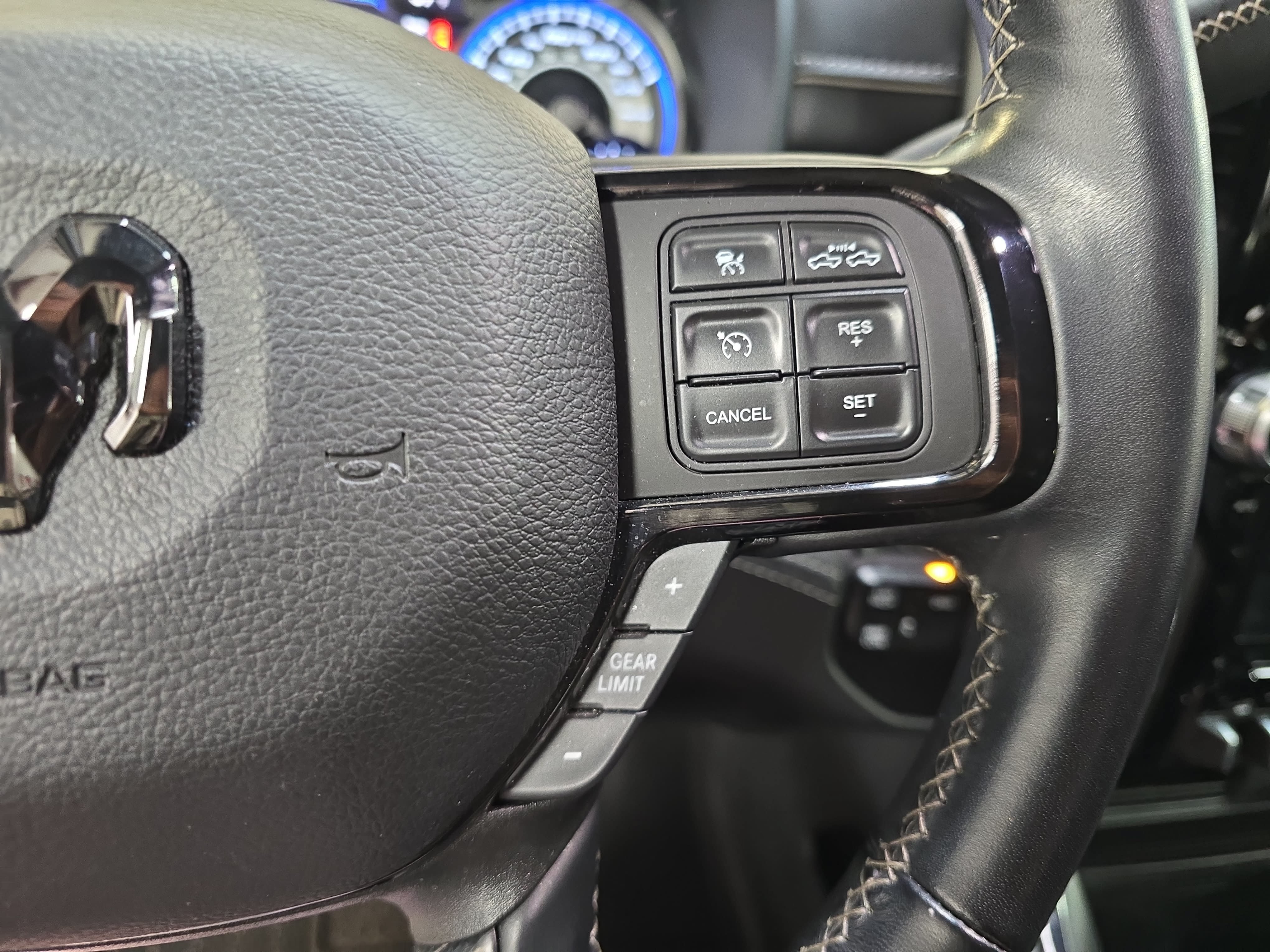 Used 2022 RAM 2500 Limited AWD/4WD image 15