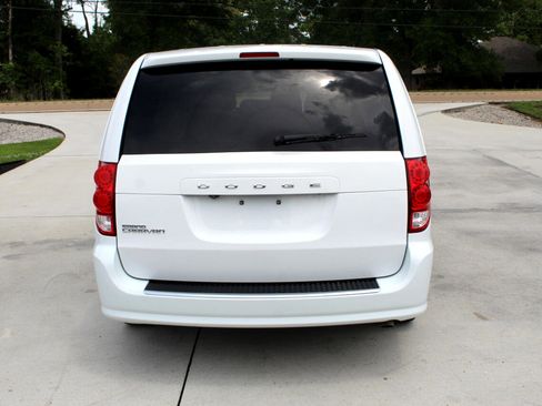 Used 2020 Dodge Grand Caravan SE image 9