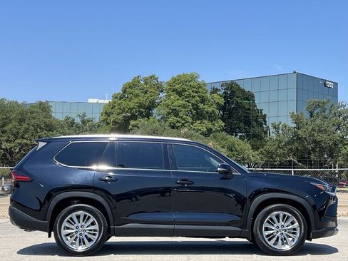 Used 2026 Toyota Grand Highlander AWD image 3