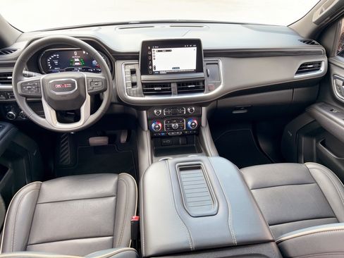 Certified 2023 GMC Yukon XL SLT AWD/4WD image 17