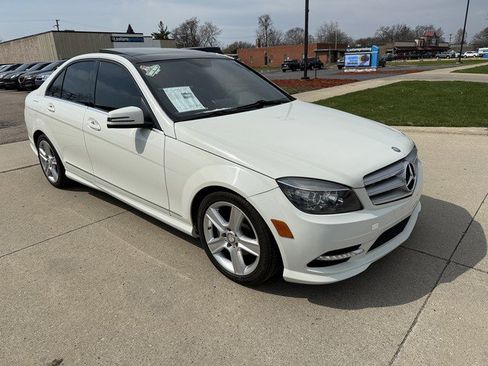 Used 2011 Mercedes-Benz C 300 SPORT 4MATIC image 3