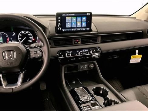 Used 2025 Honda Pilot EX-L image 7