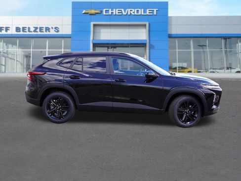 New 2026 Chevrolet Trax ACTIV FWD image 2