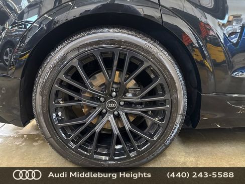 Used 2025 Audi SQ8 Prestige image 11