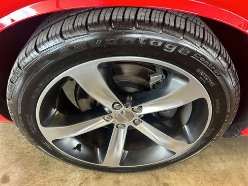 Used 2015 Dodge Challenger R/T Plus RWD image 11