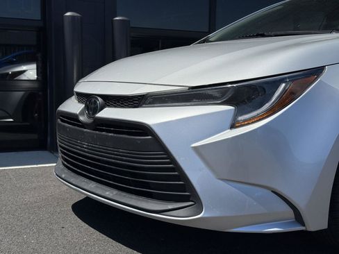 Used 2024 Toyota Corolla LE FWD image 5