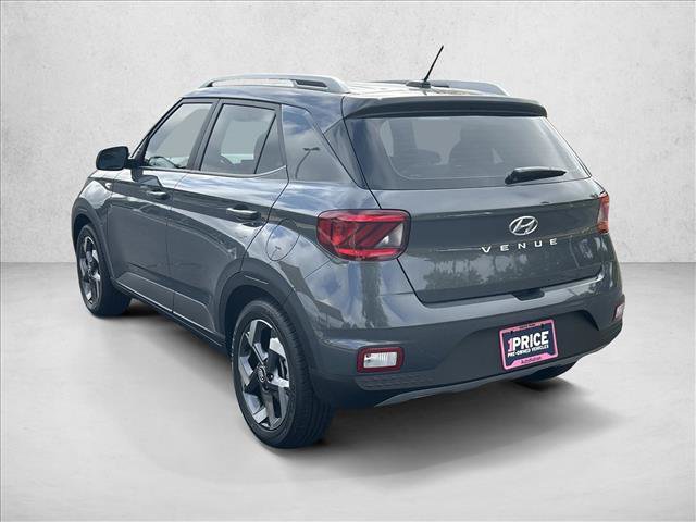 Used 2026 Hyundai Venue SEL FWD image 8