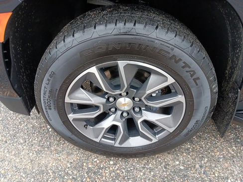 Used 2024 Chevrolet Tahoe LT w/ Luxury Package image 5