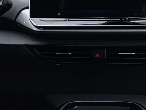 Certified 2025 Volkswagen ID.4 Pro S Plus AWD/4WD image 21