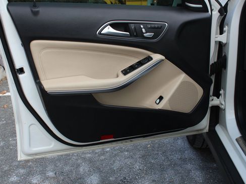 Used 2019 Mercedes-Benz GLA 250 4MATIC image 12