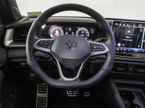 New 2026 Volkswagen Tiguan SE R-Line AWD/4WD image 23