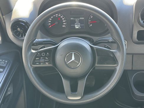 Used 2023 Mercedes-Benz Sprinter 144 Cargo image 22