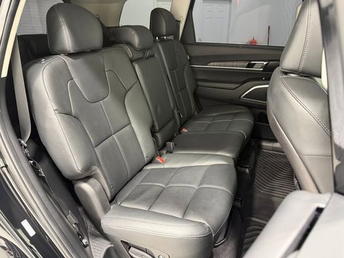Used 2025 Kia Telluride EX image 35