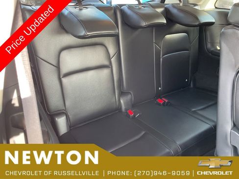 Used 2025 Nissan Pathfinder SL AWD/4WD image 39