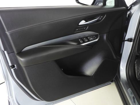 Used 2025 Cadillac XT4 Premium Luxury FWD image 11