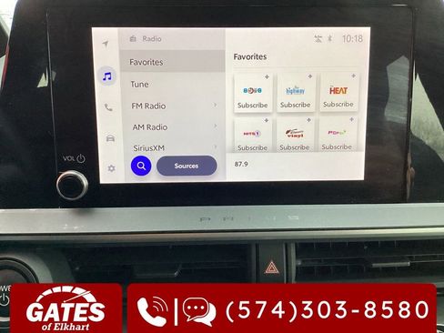 Used 2024 Toyota Prius LE image 3