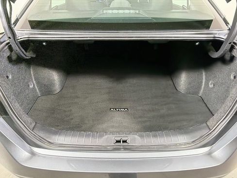 Used 2025 Nissan Altima 2.5 SV FWD image 21